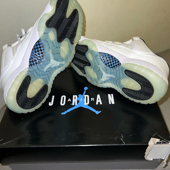 Jordan 11 Low - Picture 10 of 12